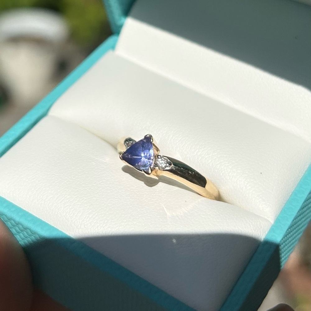 LeVian tanzanite and diamond yellow gold ring. - Picture 4 of 8